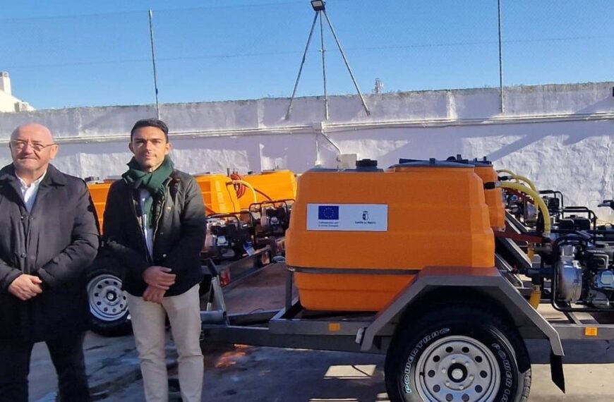 Entrega de remolques con depósito de agua a 36 agrupaciones de Protección Civil en Castilla-La Mancha