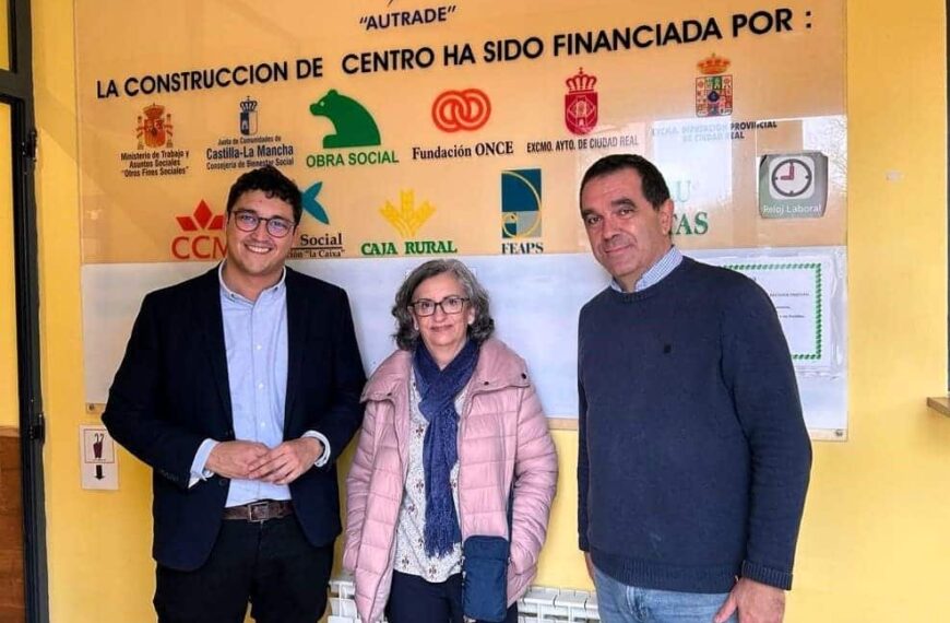 Castilla-La Mancha reconoce la atención especializada que presta AUTRADE a las personas con trastorno de espectro autista