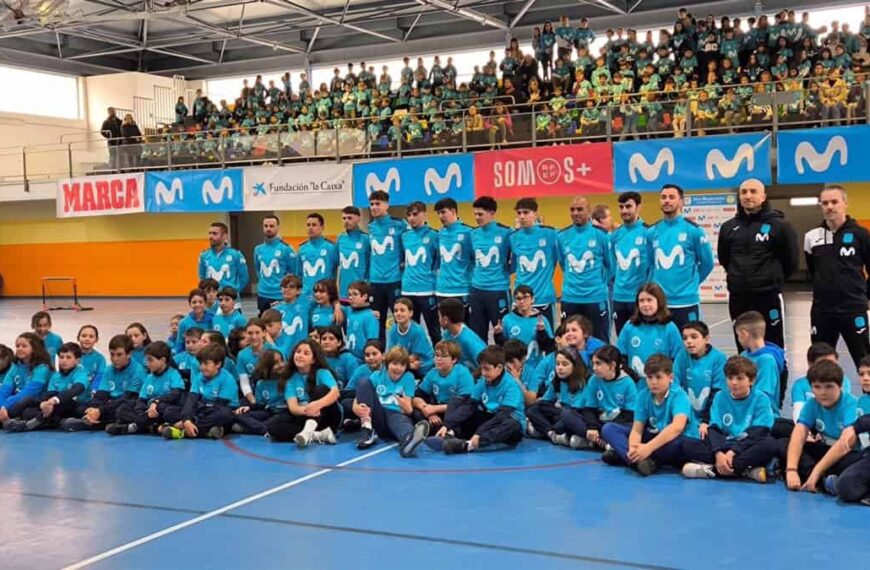 La ‘Gira Megacracks’ cautiva a 450 jóvenes estudiantes de Ciudad Real con la magia del fútbol sala profesional