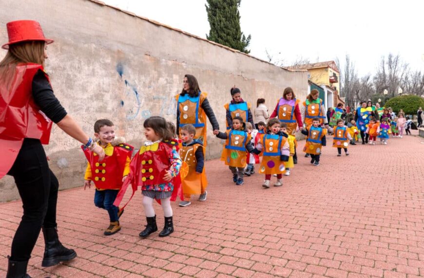 La Escuela Infantil Municipal Alba celebra el Carnaval con un desfile inspirado en ‘El Circo’