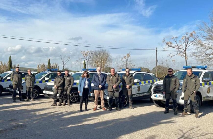 Entrega cinco nuevos vehículos al Cuerpo de Agentes Medioambientales de la provincia de Ciudad Real