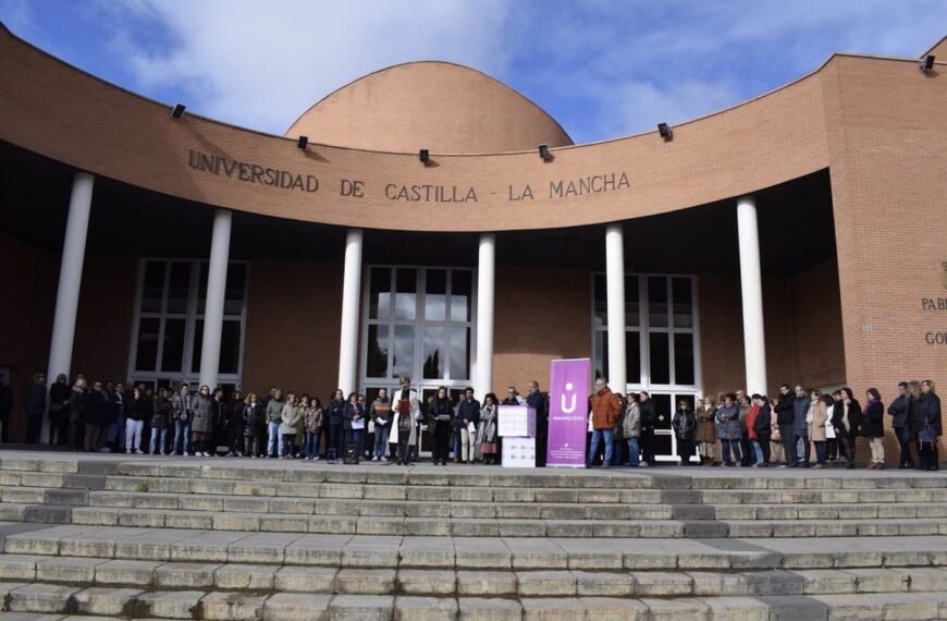 Compromiso por la Igualdad: La UCLM Proclama su Posición con Lectura Coral de Manifiesto Institucional