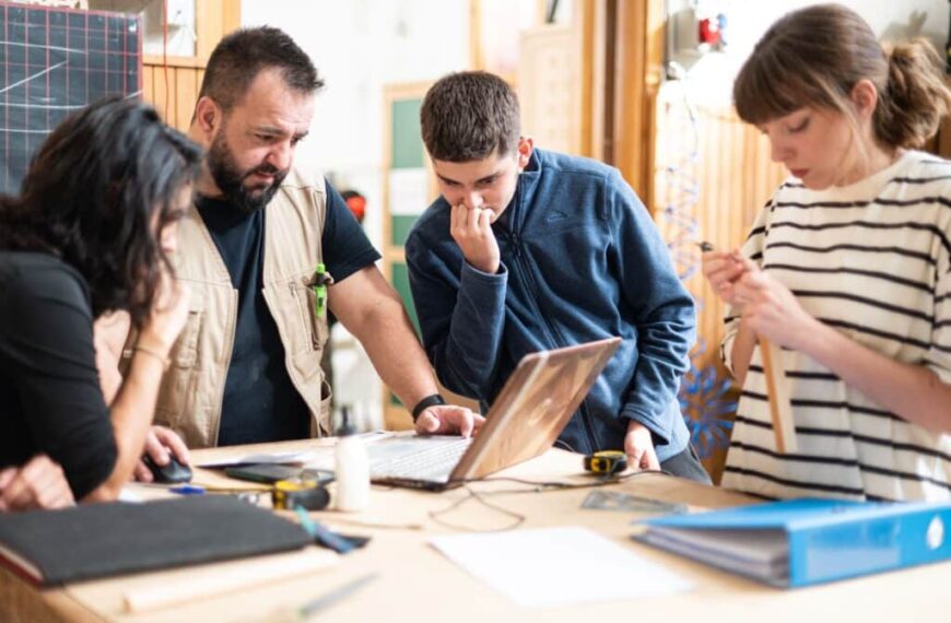 EFA Molina de Viento e IES Alonso Quijano, representantes de Castilla-La Mancha en la Convocatoria de Orientación de CaixaBank Dualiza y FPEmpresa
