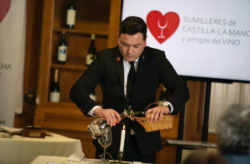 Juan Enrique Gil se corona nuevamente como Mejor Sumiller en la edición 2024 del certamen de Castilla-La Mancha