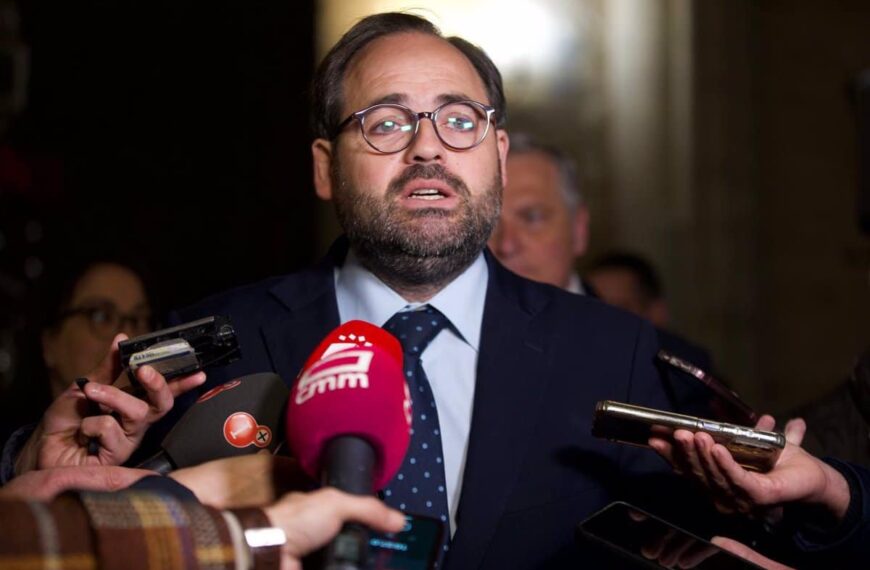 Núñez Destaca la Calidad de la Semana Santa de Castilla-La Mancha Equiparándola con las Más Prestigiosas de España