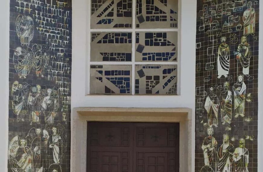 El mural de Arcadio Blasco en Pueblonuevo del Bullaque recupera su esplendor gracias a la restauración financiada por la Diputación