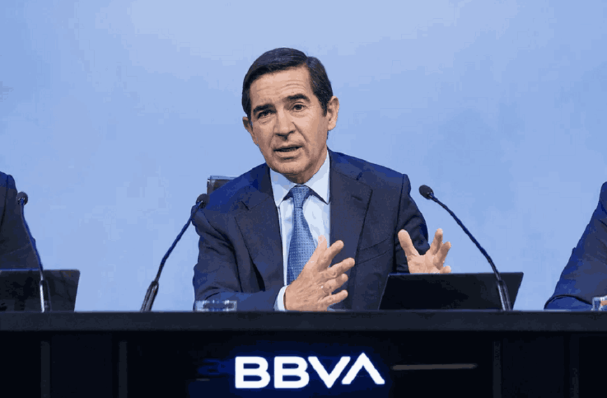 BBVA solicita formalmente la aprobación de la CNMV para lanzar una Oferta Pública de Adquisición sobre Banco Sabadell