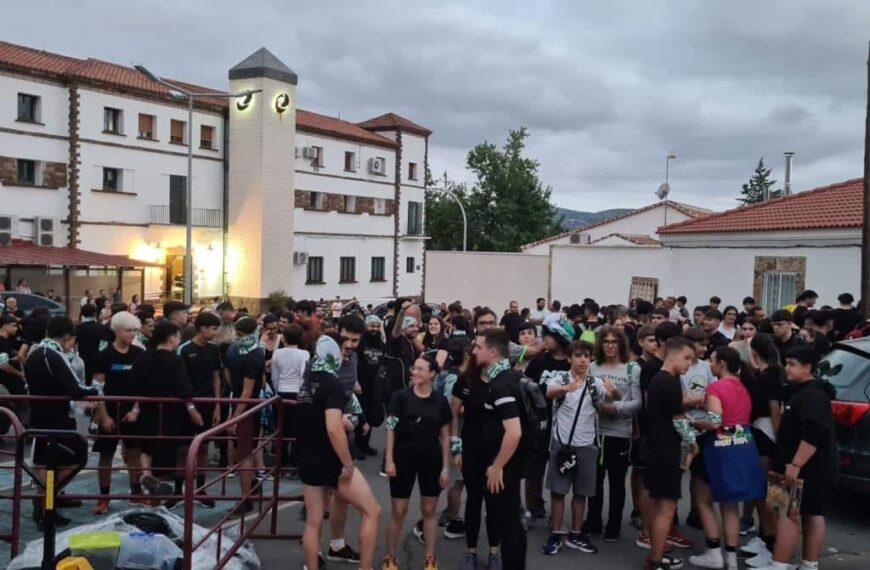 Invasión Nocturna: La Experiencia Survival Zombie Captura a Cientos de Jóvenes Aventureros