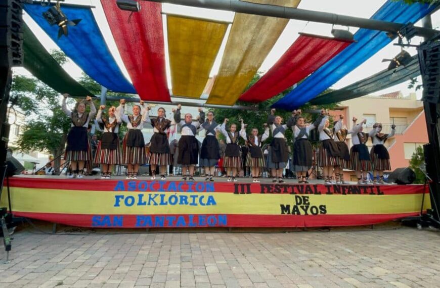 Despliegue de tradición y belleza en el Corpus de Porzuna, único en el mundo