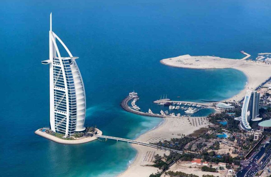 Exploración Dubai: Del Mar al Desierto y Ciudades Futuristas en Crucero