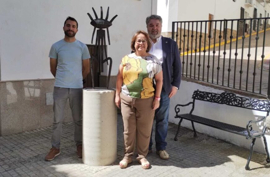 El Gobierno regional destaca la importancia de la mujer en el arte rupestre como queda reflejado en la escultura La Paridera de Fuencaliente
