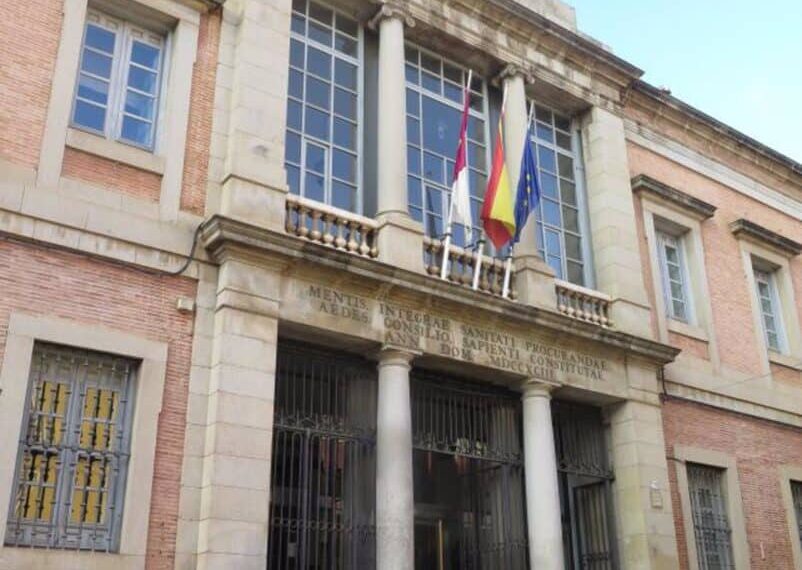 La Junta Advierte a Valverde: Revertirá Cesión de Inmueble si no se Destina al Museo de la Caza