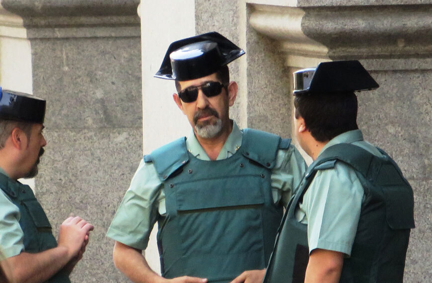 La Guardia Civil investiga al conductor de un vehículo como presunto autor de un delito de lesiones imprudentes en accidente de circulación