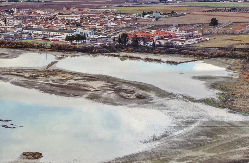 Una publicación muestra el patrimonio geológico del Campo de Calatrava