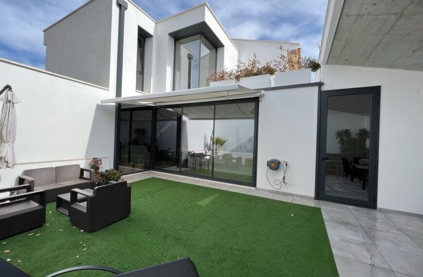 Carpintería Metálica Villanueva: Cómo el Aluminio Potencia la Eficiencia Energética en Verano