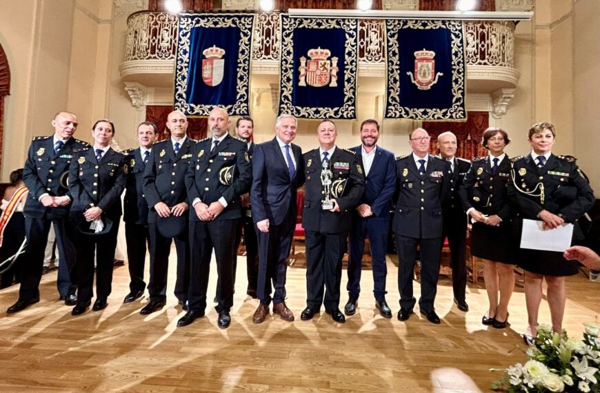 Ciudad Real honra a la Policía Nacional como Ciudadano Ejemplar en su 200 Aniversario