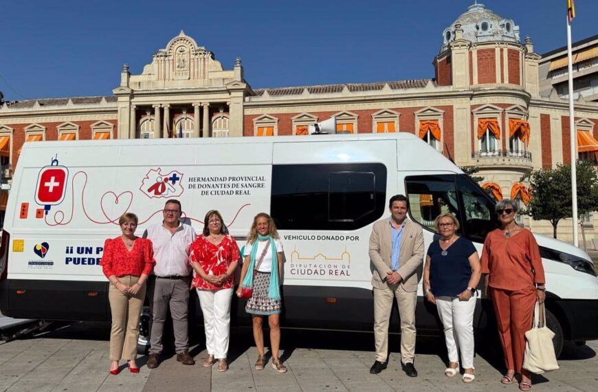 La Hermandad de Donantes de Sangre de Ciudad Real Presenta Nuevo Furgón para Superar las 200 Colectas Anuales