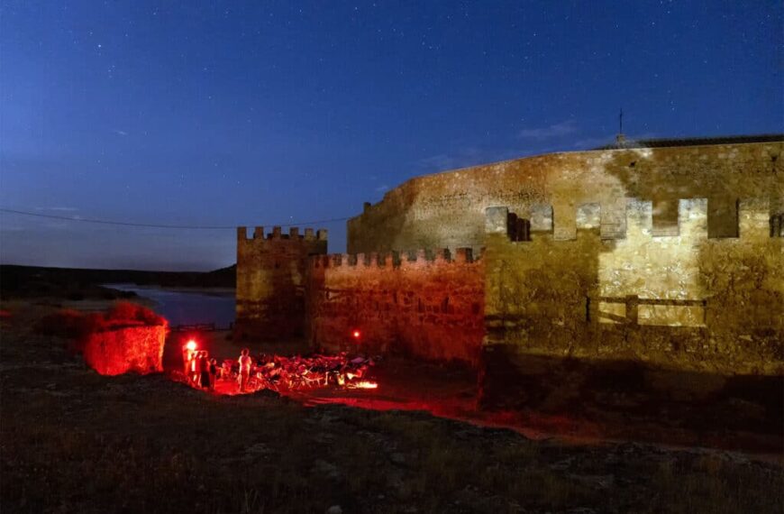 El Castillo de Peñarroya se transforma en observatorio estelar por una noche