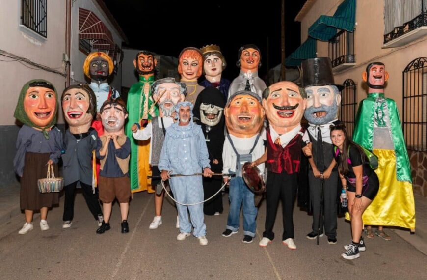 Éxito del Carnaval de Verano de Herencia con espectáculo en el auditorio