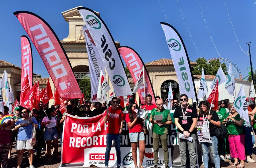 El curso escolar empieza con una huelga de docentes castellanomanchegos