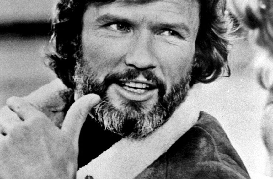Muere Kris Kristofferson, Icono del Country y Actor, a los 88 Años
