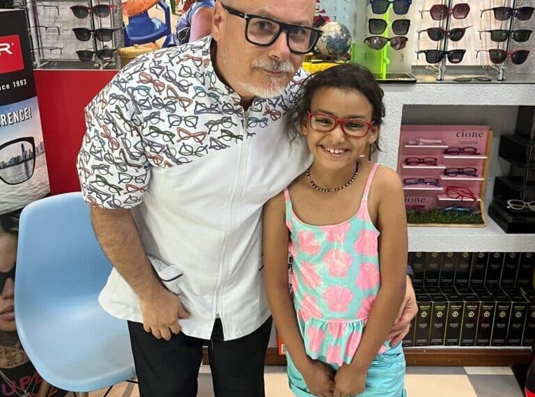 La Ruta de la Luz Beneficia a Miles de Niños con Más de 2,000 Gafas en el Programa Vacaciones en Paz