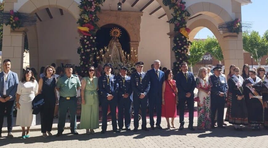 Valverde Reitera Su Compromiso Con El Sector Del Vino Durante Las Fiestas En Honor A La Virgen Del Loreto De Socuéllamos