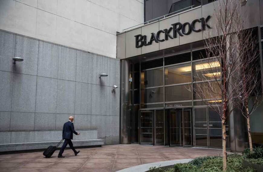 BlackRock Pronostica Crisis del Dólar de la Reserva Federal y Ve a Bitcoin Como Refugio Seguro