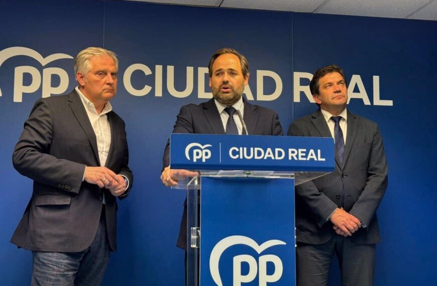 El PP exige a Page que retire su apoyo a Sánchez si sigue adelante con el centro de migrantes en el Congreso del PSOE