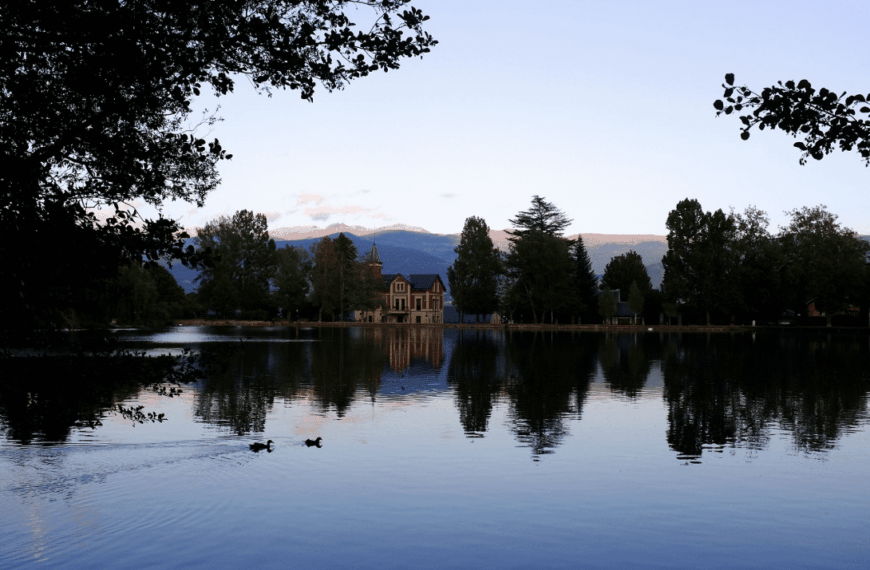 Descubre el Otoño en Puigcerdà: Romance y Gastronomía con ‘El Camí dels Enamorats’