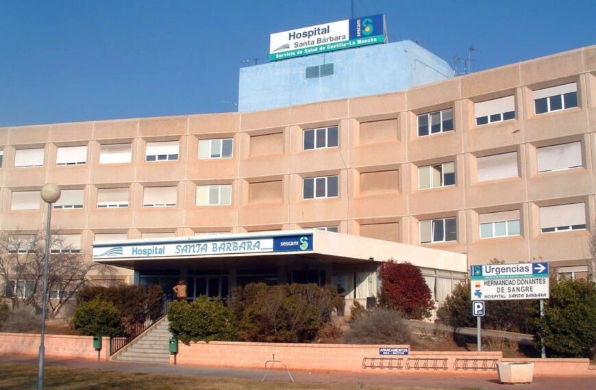 Herida una mujer tras ser atropellada en la rotonda del puente del Ave, Puertollano, en un accidente de tráfico.