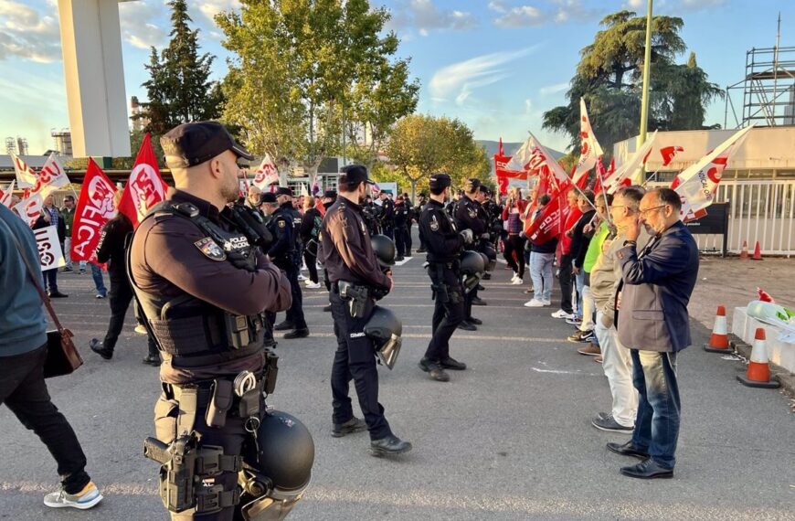 La plantilla de Navec en Puertollano apoya la huelga indefinida contra el ERE en defensa de sus derechos laborales