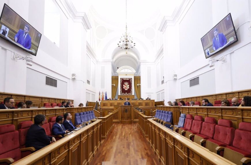 PP y Vox critican a la Junta por el retraso en la autovía Albacete-Cuenca, PSOE responde que PP paró las obras en 2012