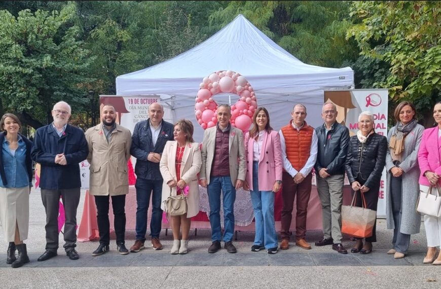 Solidaridad en cifras: Más de 500 voluntarios se unen a la colecta de la Asociación Santa Águeda durante el Día Internacional del Cáncer de Mama