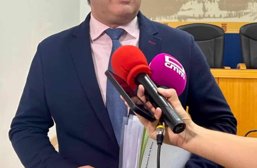 Vox se adjudica el éxito en la cancelación del plan para acoger menores migrantes en el aeropuerto de Ciudad Real