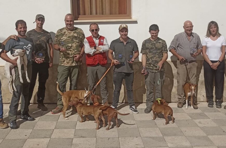 Aitor Ruiz y Guillermo García, campeones de Castilla-La Mancha en caza con Podenco Andaluz y Manetos