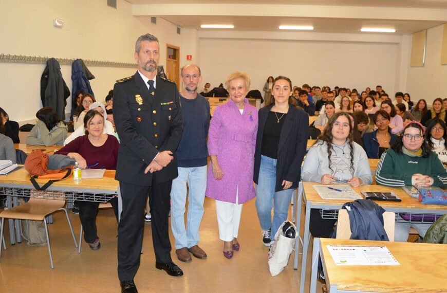 AFAMMER aborda las violencias digitales en femenino con un coloquio en la UCLM para prevenir el ciberacoso y fomentar la igualdad