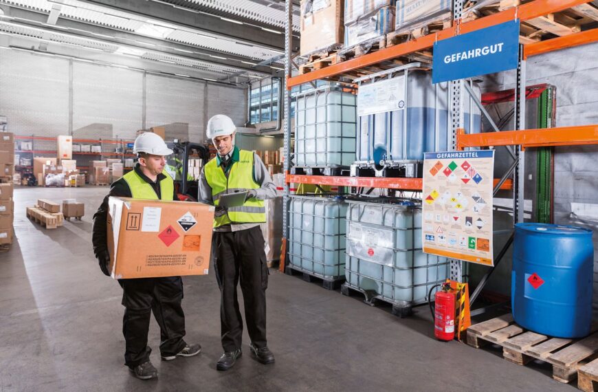 Dekra Introduce Regulaciones Obligatorias para Mercancías Peligrosas a partir de 2025