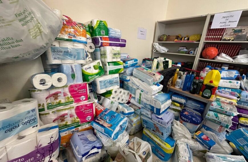 El Centro Social Juan de Ávila, referente en la recogida de alimentos y materiales en Ciudad Real