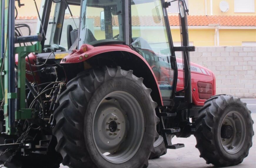 Fallece un hombre en un accidente de tractor en Granátula de Calatrava, dejando consternada a la comunidad local.
