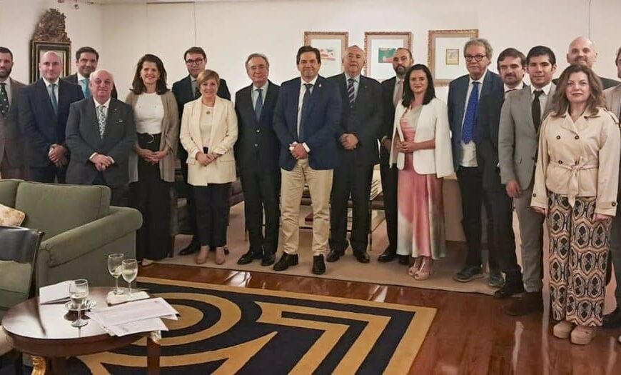 La Delegación De Promoción De Fenavin Y Bodegas Ciudadrealeñas Exploran Las Oportunidades En El Mercado Tailandés