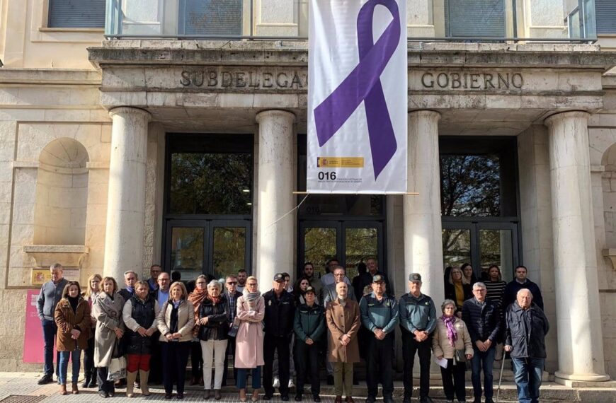 La Delegación de Gobierno Afirma Su Compromiso Contra la Violencia Machista Con Minutos de Silencio Más Allá del 25N