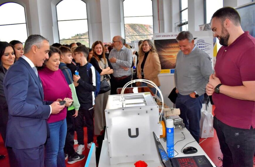 Mil Estudiantes Provinciales Exploran Oportunidades en la Feria de Formación Profesional Dual