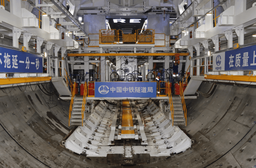 Éxito en la Innovadora Prueba de Tecnología Inteligente en el Túnel Chongtai del Río Yangtsé