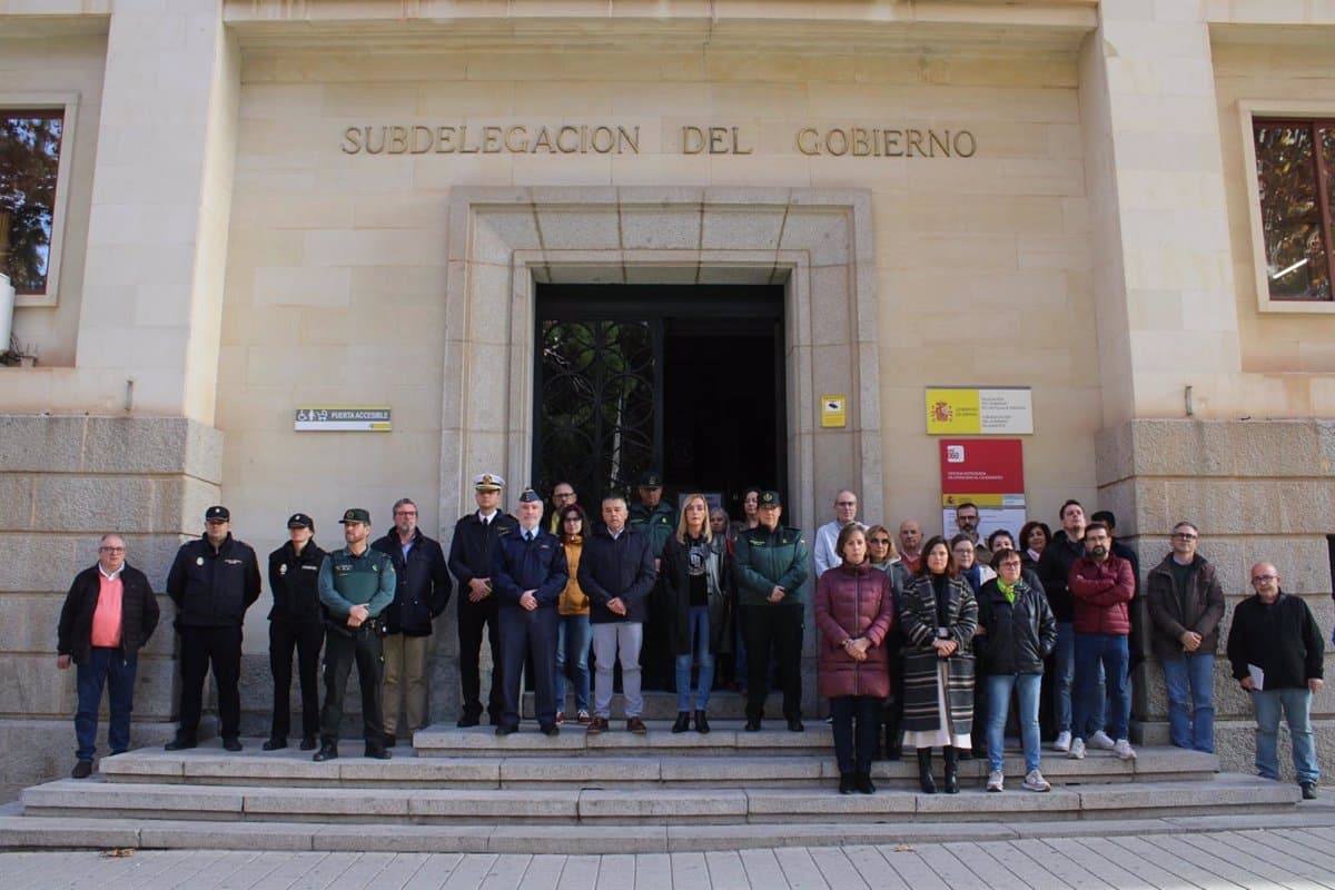 Castilla-La Mancha rinde homenaje con un minuto de silencio por la última víctima de violencia machista en Gipuzkoa