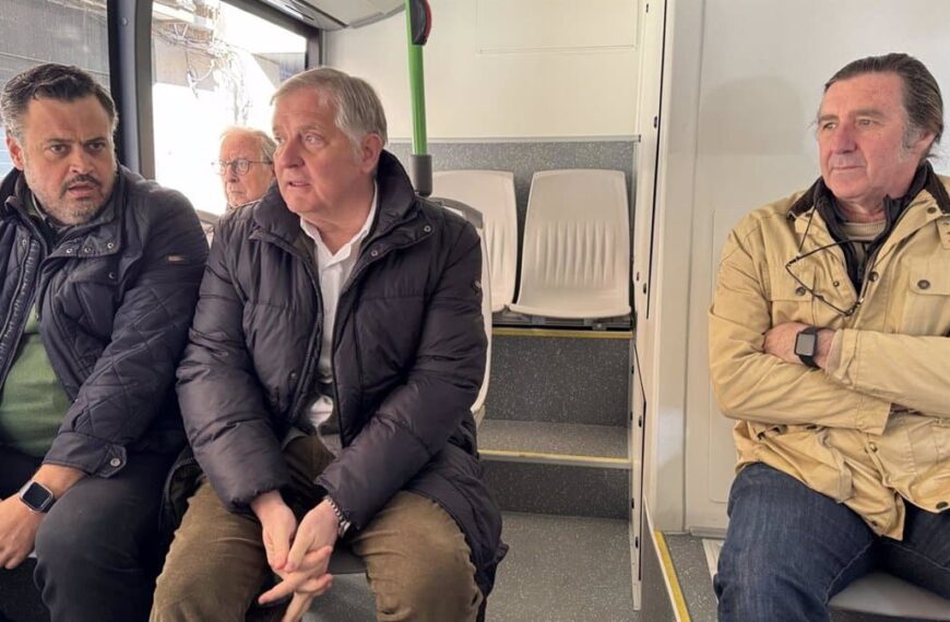 El servicio de transporte urbano de Ciudad Real incorpora cuatro nuevos autobuses y un innovador sistema de pago electrónico.