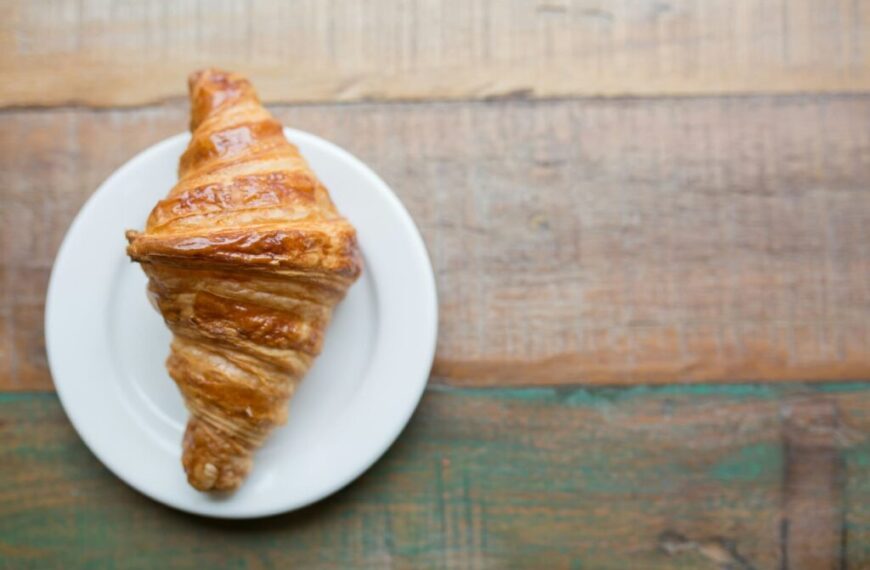 ¿Estamos Comiendo Mal el Croissant? La Locura por Este Delicioso Pastry