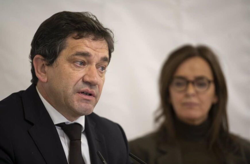 El presidente del PP de Ciudad Real rechaza negociar el Estatuto de Autonomía con el PSOE por falta de interlocución adecuada.