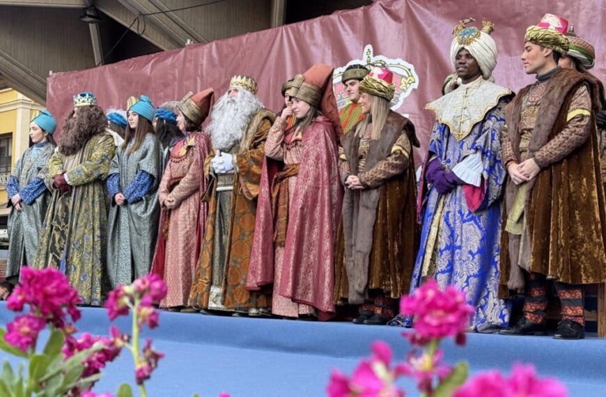 Cerca de 25.000 ciudadrealeños disfrutan de la ilusión en una mágica Cabalgata de Reyes con medio millar de participantes