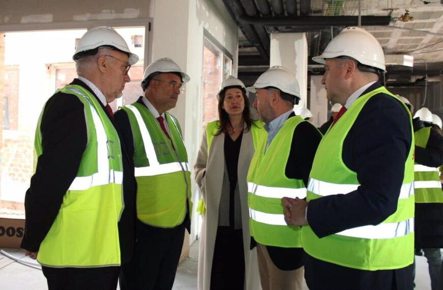 El nuevo centro de salud ‘Manzanares II’ ampliará su cartera de servicios con nuevas especialidades para mejorar la atención médica.